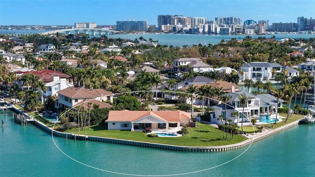 376 WEST ROYAL FLAMINGO DRIVE, Sarasota, FL 34236