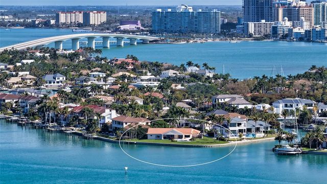 376 WEST ROYAL FLAMINGO DRIVE, Sarasota, FL 34236