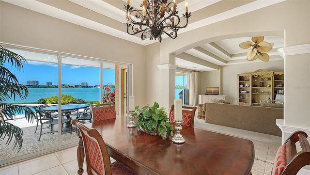 376 WEST ROYAL FLAMINGO DRIVE, Sarasota, FL 34236