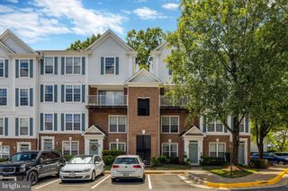 12739 FAIR CREST CT #302, Fairfax, VA 22033