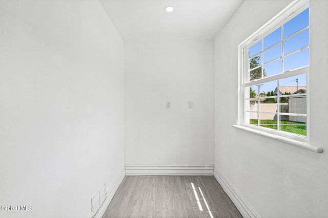 1321 3rd Avenue, Schenectady, NY 12303