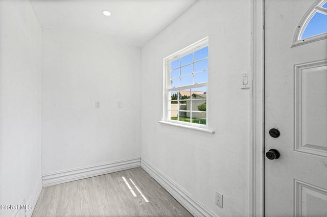 1321 3rd Avenue, Schenectady, NY 12303