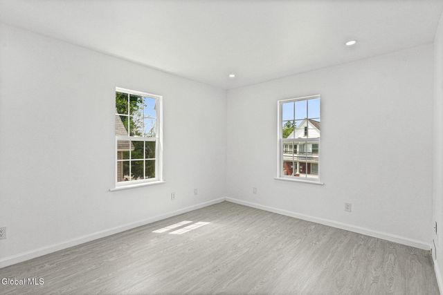 1321 3rd Avenue, Schenectady, NY 12303