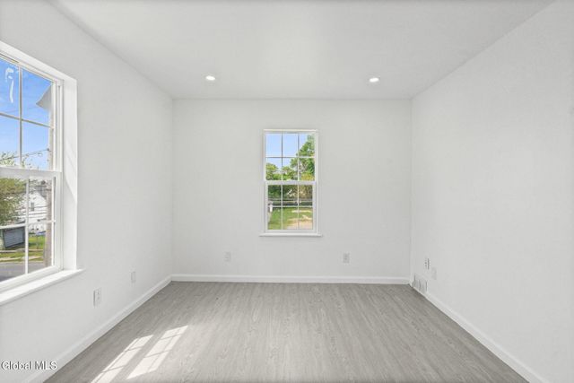 1321 3rd Avenue, Schenectady, NY 12303