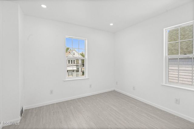 1321 3rd Avenue, Schenectady, NY 12303