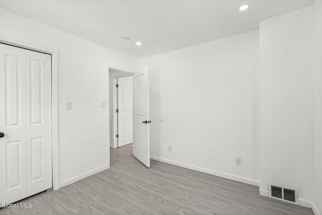1321 3rd Avenue, Schenectady, NY 12303
