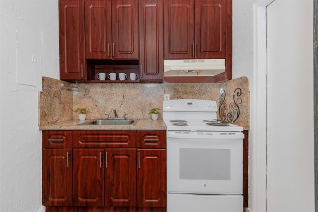 1923 N 23rd Avenue, Hollywood, FL 33020