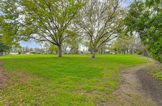 8501 Cliffwood Way, Sacramento, CA 95826