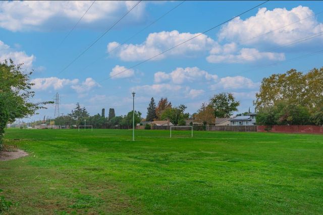 8501 Cliffwood Way, Sacramento, CA 95826