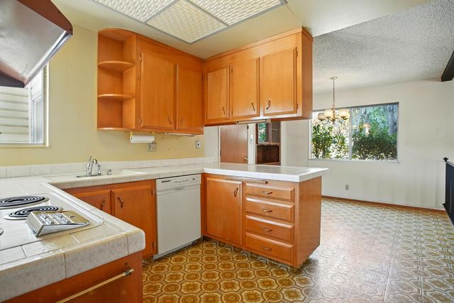 8501 Cliffwood Way, Sacramento, CA 95826