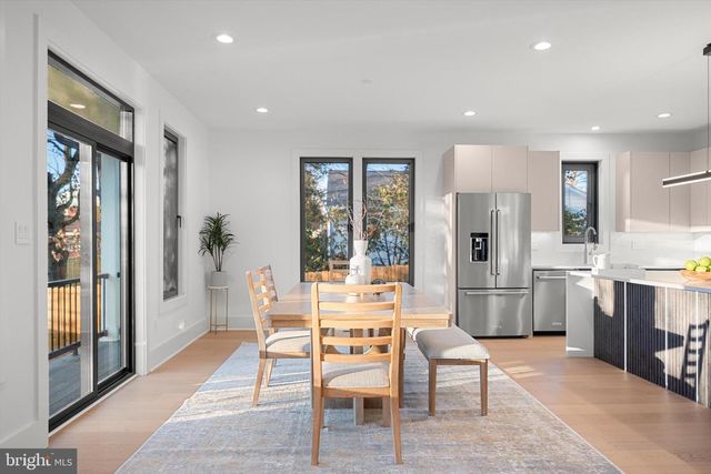 2100 S NELSON ST, Arlington, VA 22204