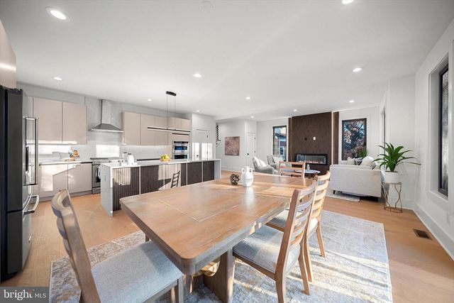 2100 S NELSON ST, Arlington, VA 22204