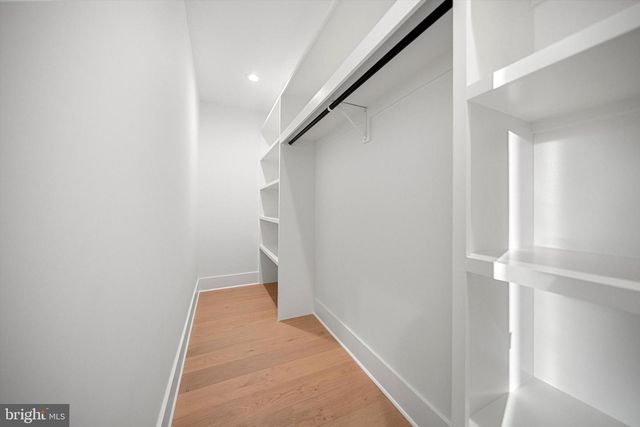 2100 S NELSON ST, Arlington, VA 22204