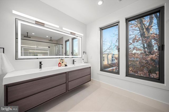 2100 S NELSON ST, Arlington, VA 22204