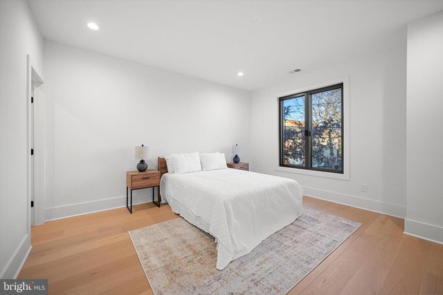 2100 S NELSON ST, Arlington, VA 22204