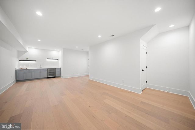 2100 S NELSON ST, Arlington, VA 22204