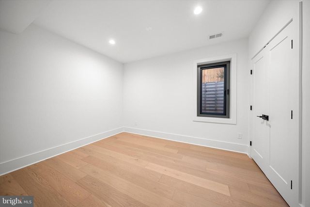 2100 S NELSON ST, Arlington, VA 22204