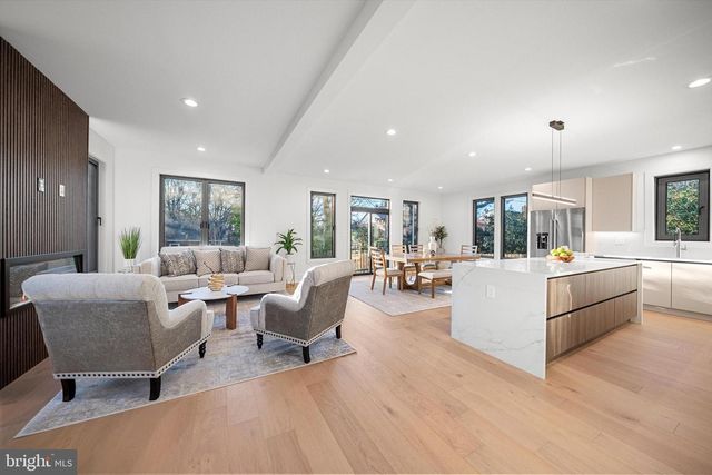 2100 S NELSON ST, Arlington, VA 22204