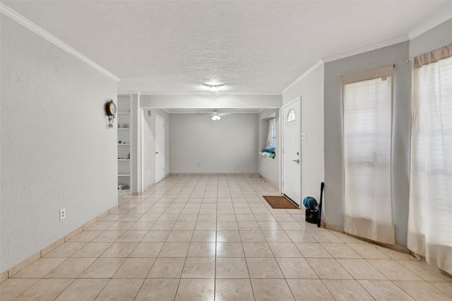 3834 Willow Springs Lane, Houston, TX 77080