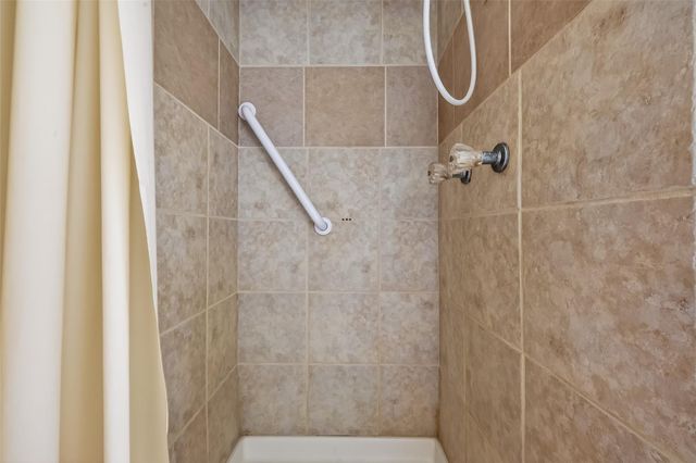 3834 Willow Springs Lane, Houston, TX 77080