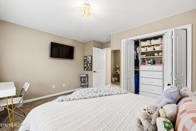 1230 Peake Lane, Knoxville, TN 37922