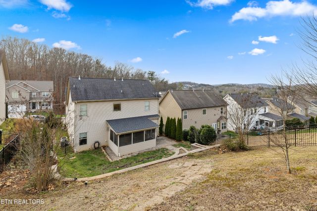 1230 Peake Lane, Knoxville, TN 37922