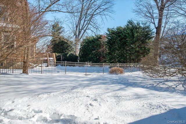 125 Travers Avenue, Mamaroneck, NY 10543