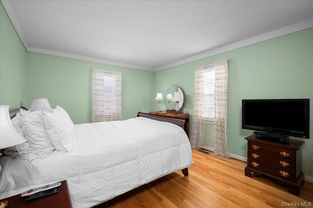 125 Travers Avenue, Mamaroneck, NY 10543