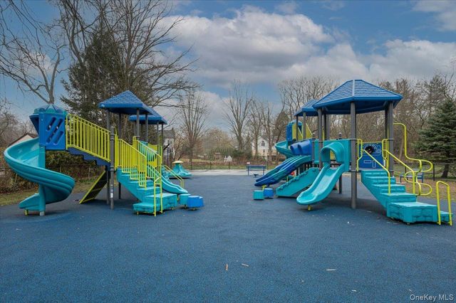 125 Travers Avenue, Mamaroneck, NY 10543