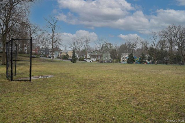 125 Travers Avenue, Mamaroneck, NY 10543