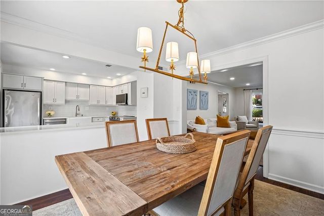 4 Queen Victoria Place NE, Atlanta, GA 30342