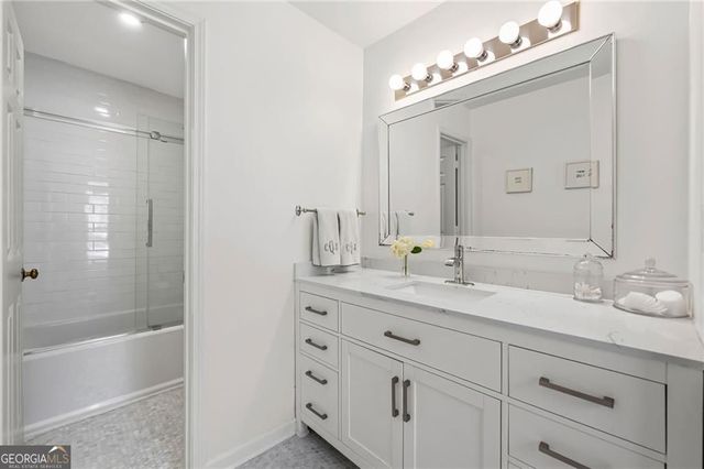 4 Queen Victoria Place NE, Atlanta, GA 30342