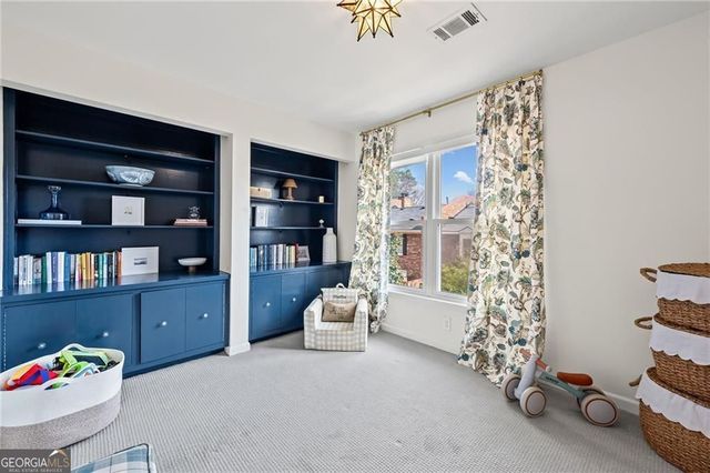 4 Queen Victoria Place NE, Atlanta, GA 30342