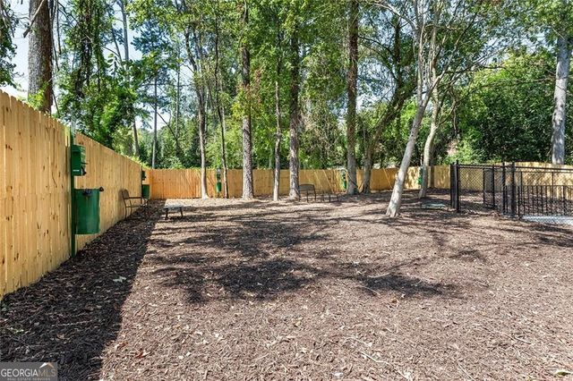 4 Queen Victoria Place NE, Atlanta, GA 30342