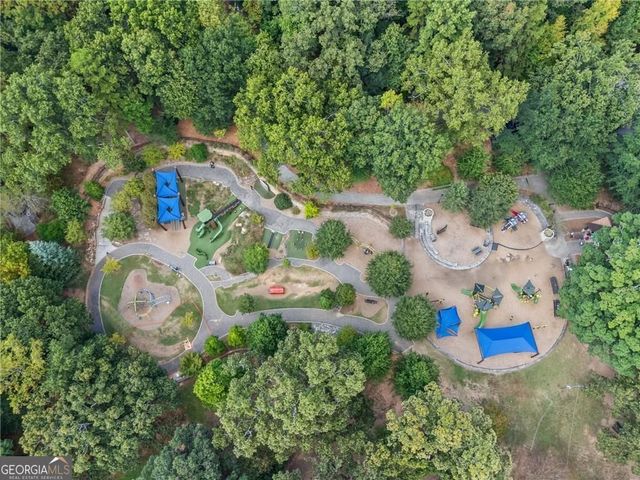 4 Queen Victoria Place NE, Atlanta, GA 30342