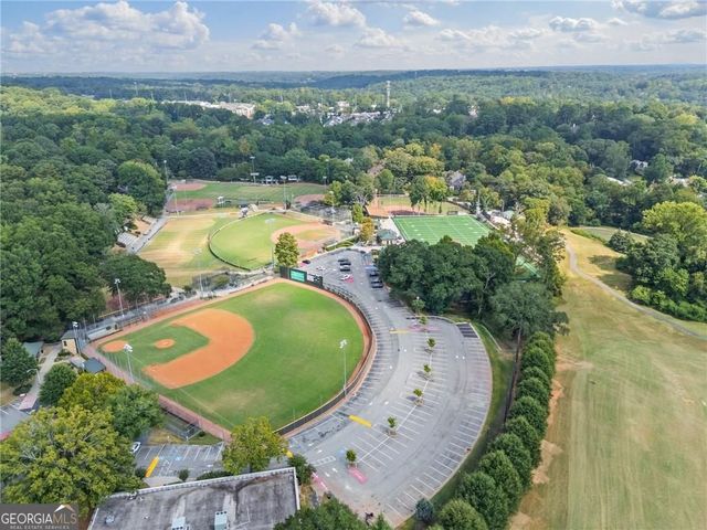 4 Queen Victoria Place NE, Atlanta, GA 30342