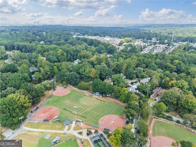 4 Queen Victoria Place NE, Atlanta, GA 30342