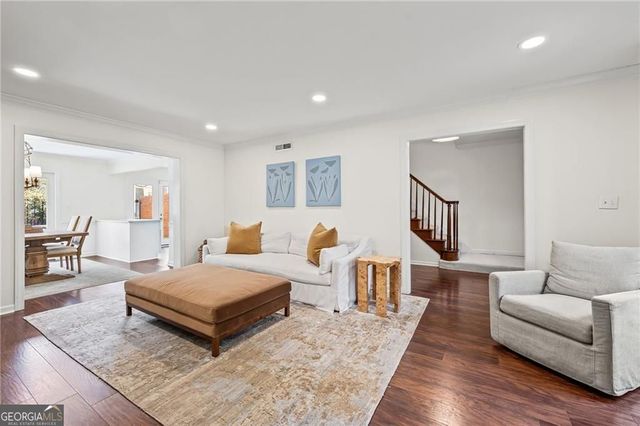 4 Queen Victoria Place NE, Atlanta, GA 30342