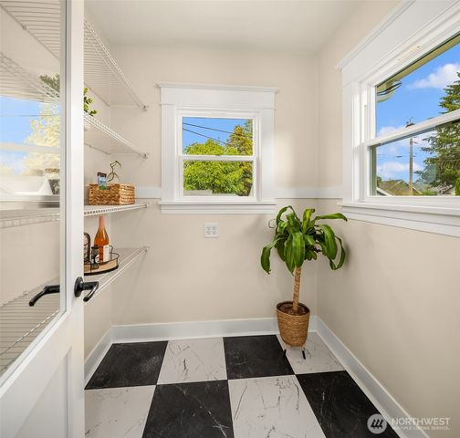 2001 Rainier Avenue, Everett, WA 98201