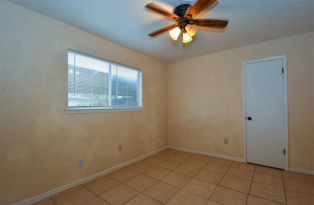1524 Beaumont Road, Baytown, TX 77520