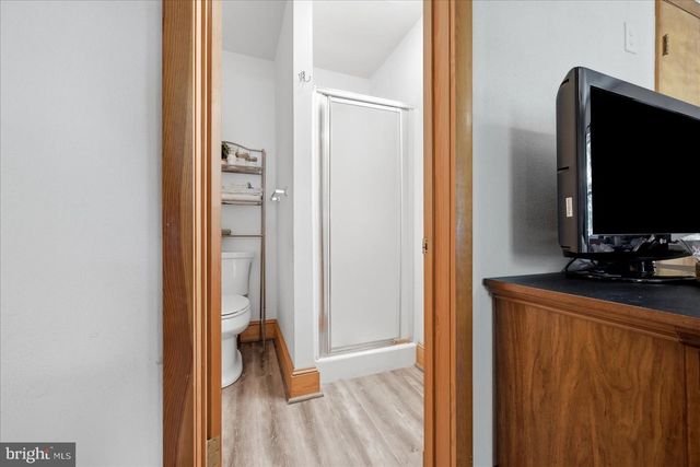 9581 VALLEY RD, Berkeley Springs, WV 25411