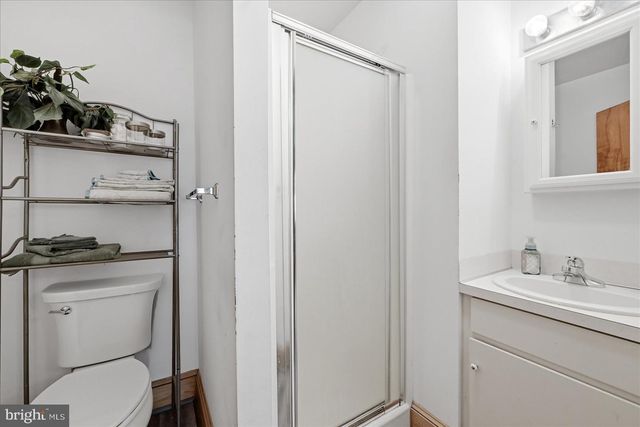 9581 VALLEY RD, Berkeley Springs, WV 25411