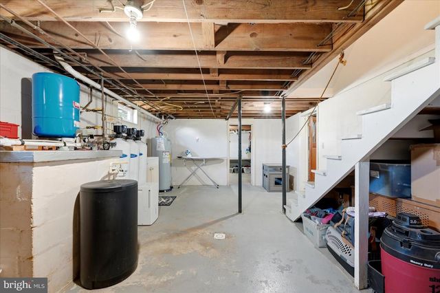 9581 VALLEY RD, Berkeley Springs, WV 25411