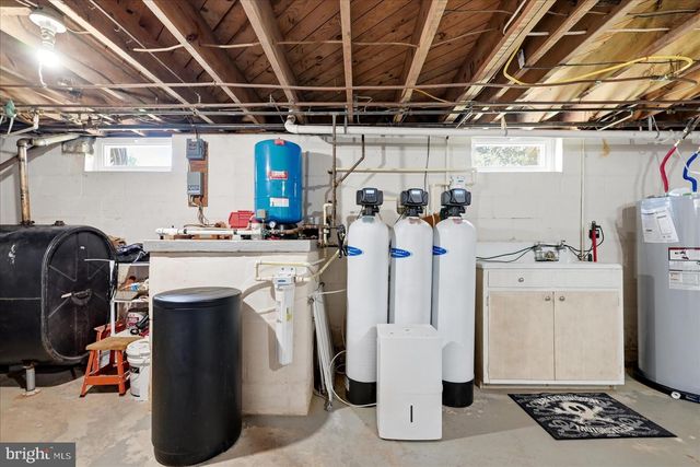 9581 VALLEY RD, Berkeley Springs, WV 25411