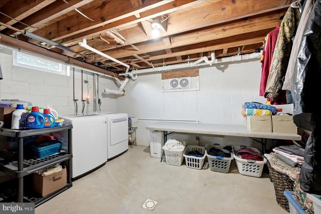 9581 VALLEY RD, Berkeley Springs, WV 25411