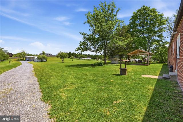 9581 VALLEY RD, Berkeley Springs, WV 25411