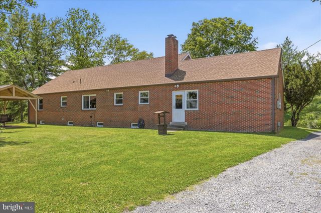 9581 VALLEY RD, Berkeley Springs, WV 25411