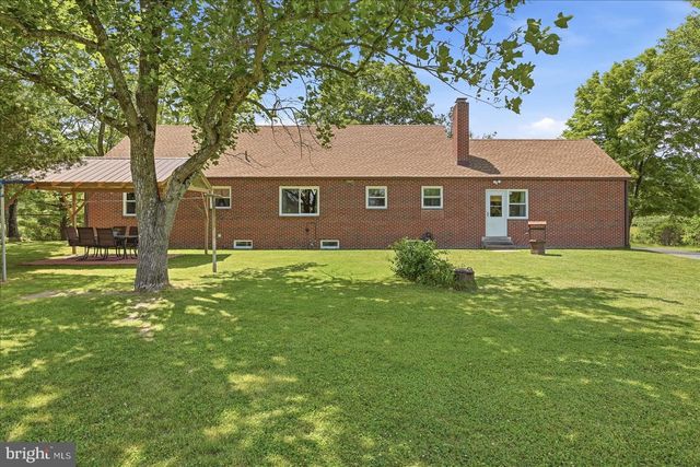 9581 VALLEY RD, Berkeley Springs, WV 25411