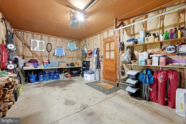 9581 VALLEY RD, Berkeley Springs, WV 25411