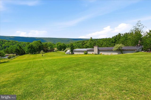 9581 VALLEY RD, Berkeley Springs, WV 25411